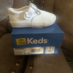 Keds Kids White Sneakers with Flower Detail